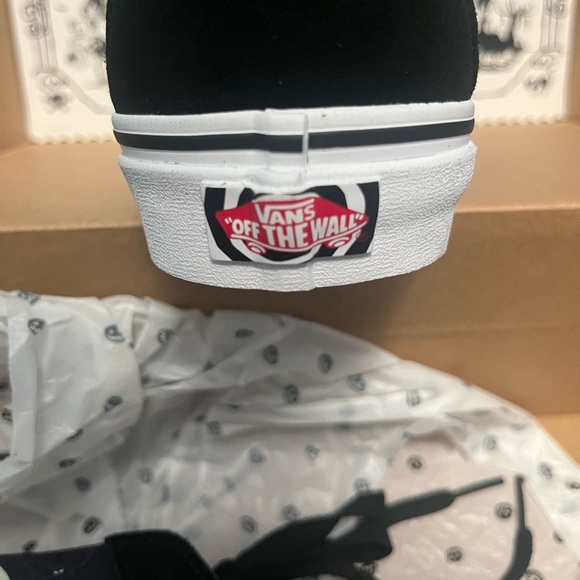 Limited Edition Nightmare Before Christmas Vans - Picture 13 of 14